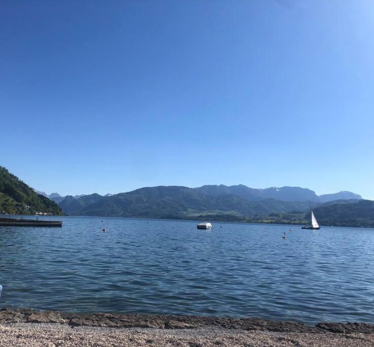 Wohnung See- Und Bergnaehe Gmunden Buitenkant foto